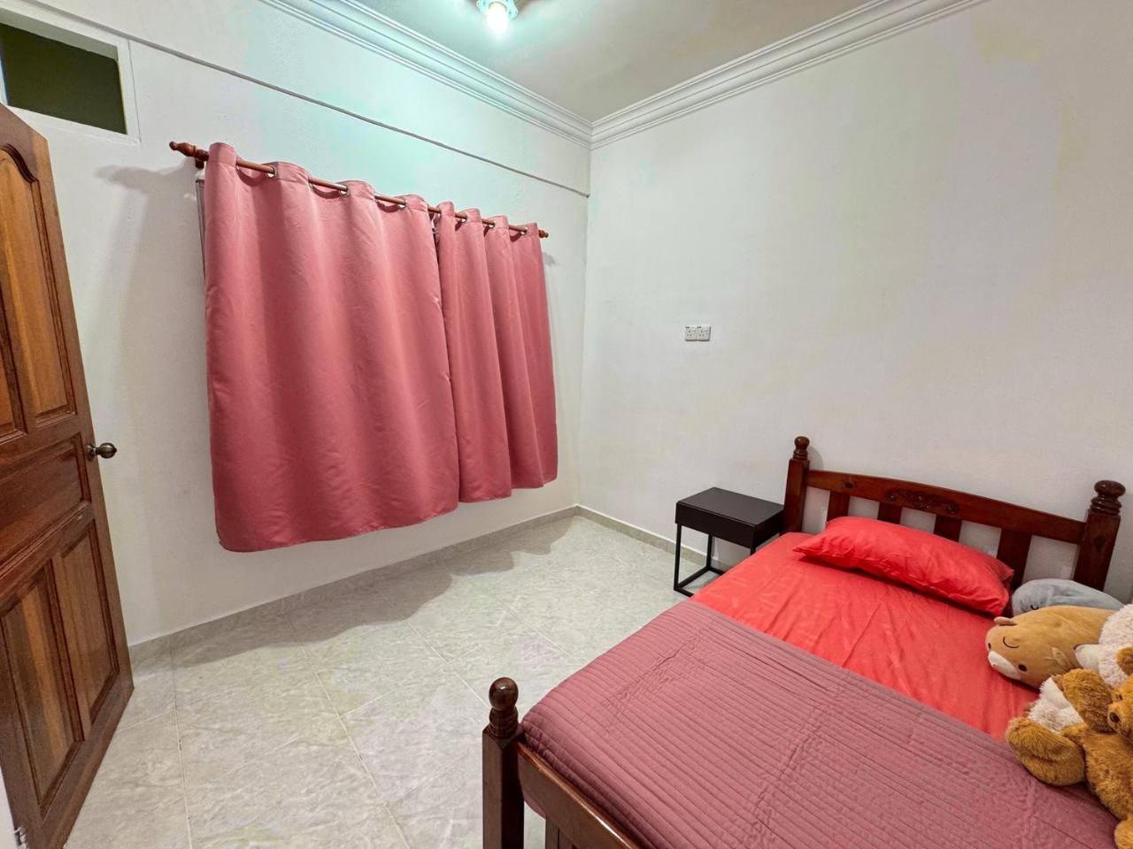 Ibai Golf Home Resort Homestay 쿠알라트렝가누 외부 사진