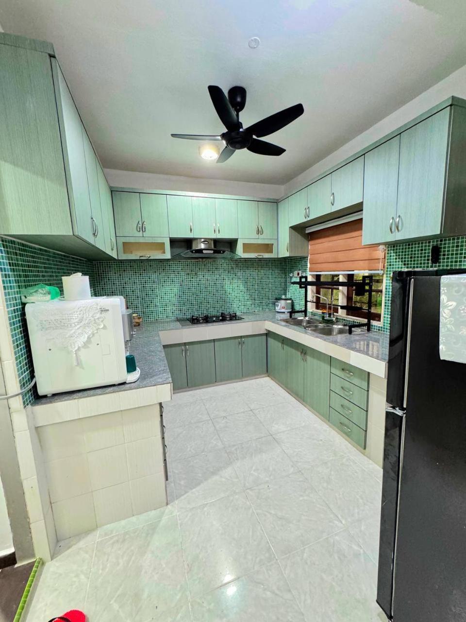 Ibai Golf Home Resort Homestay 쿠알라트렝가누 외부 사진