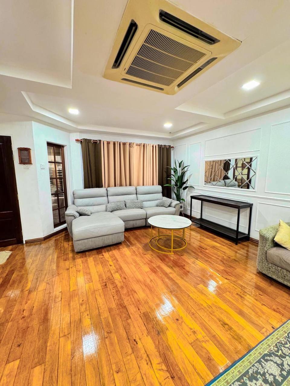Ibai Golf Home Resort Homestay 쿠알라트렝가누 외부 사진
